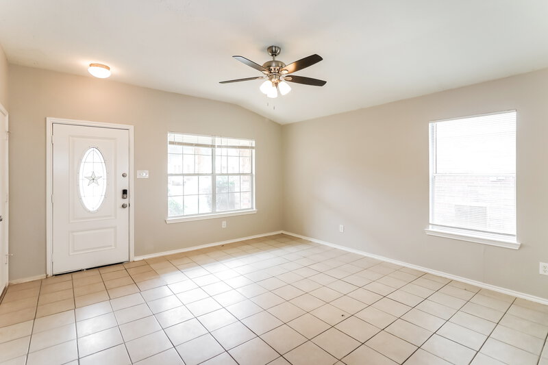 1,880/Mo, 20814 Dewberry Creek Ln Katy, TX 77449 Living Room View