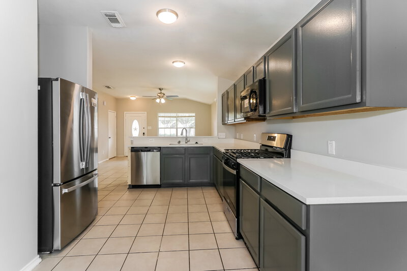 1,880/Mo, 20814 Dewberry Creek Ln Katy, TX 77449 Kitchen View 2