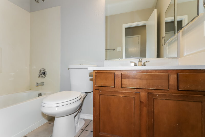 1,880/Mo, 20814 Dewberry Creek Ln Katy, TX 77449 Bathroom View