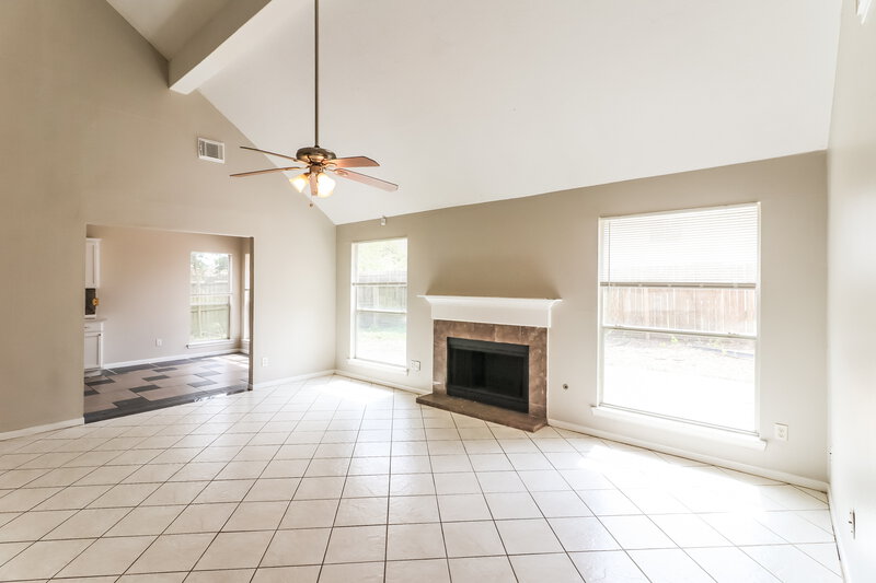 2,075/Mo, 6207 Hampton Oak Ct Katy, TX 77449 Living Room View 2