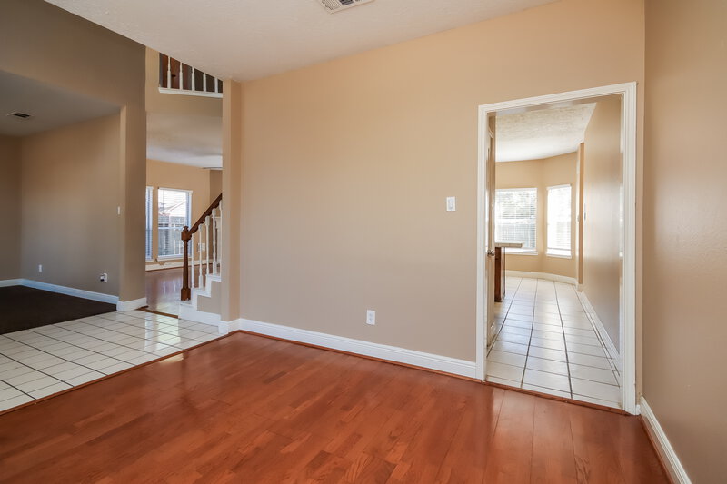 0/Mo, 21723 Wildcroft Dr Katy, TX 77449 Dining Room View