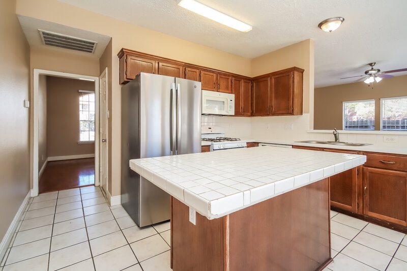 0/Mo, 21723 Wildcroft Dr Katy, TX 77449 Kitchen View