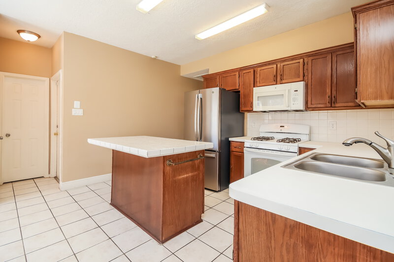 0/Mo, 21723 Wildcroft Dr Katy, TX 77449 Kitchen View 2