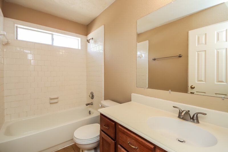 0/Mo, 21723 Wildcroft Dr Katy, TX 77449 Bathroom View