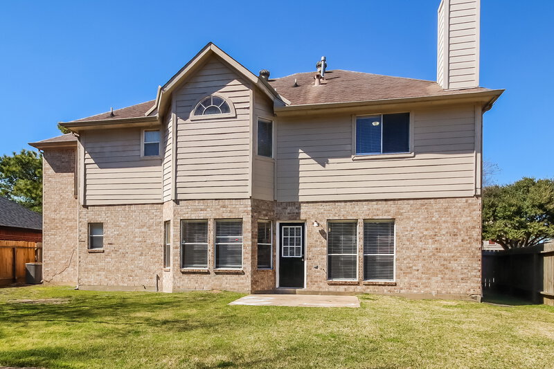0/Mo, 21723 Wildcroft Dr Katy, TX 77449 Rear View