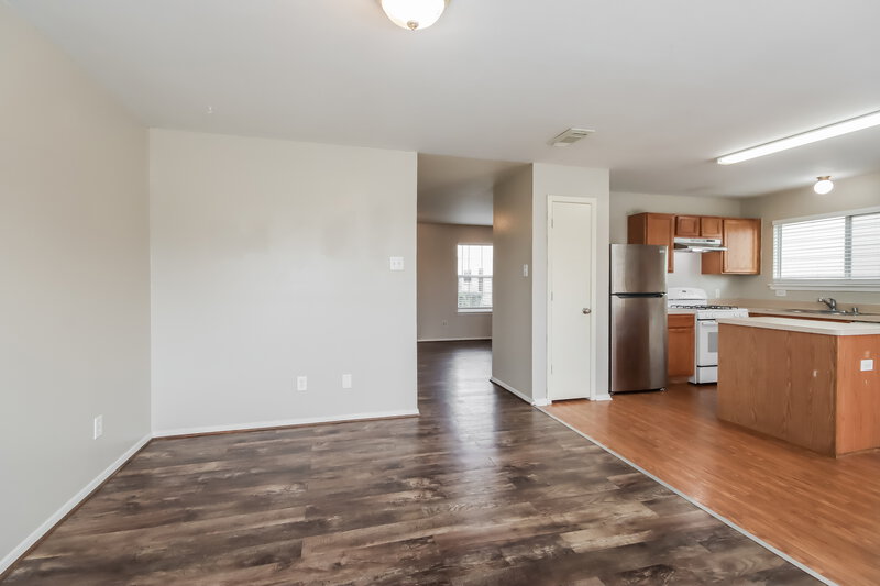 1,605/Mo, 20640 Patriot Park Ln Katy, TX 77449 Living Room View 2