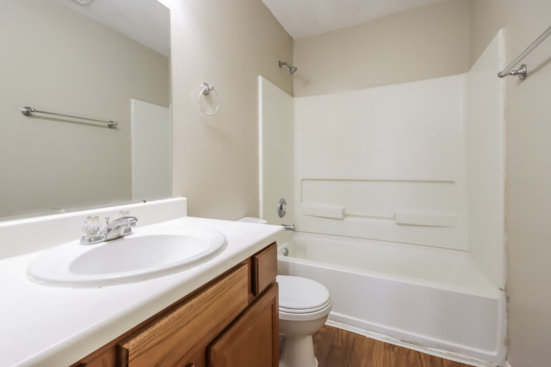 1,605/Mo, 20640 Patriot Park Ln Katy, TX 77449 Bathroom View