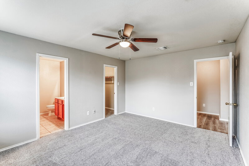 1,800/Mo, 20830 Banyan Crest Ln Katy, TX 77449 Main Bedroom View 2