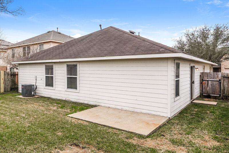 1,800/Mo, 20830 Banyan Crest Ln Katy, TX 77449 Rear View