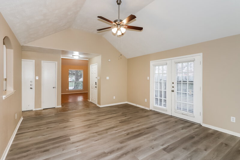 1,815/Mo, 6807 Arrowchase Ct Katy, TX 77449 Family Room View 2