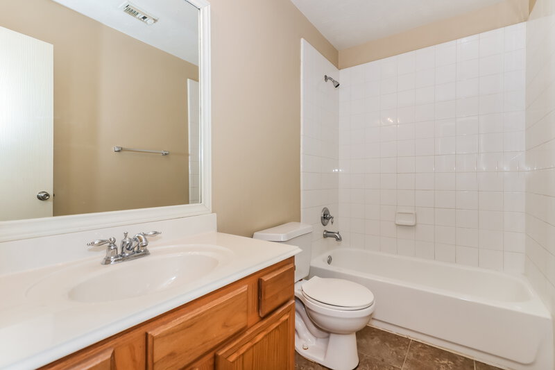 1,815/Mo, 6807 Arrowchase Ct Katy, TX 77449 Bathroom View