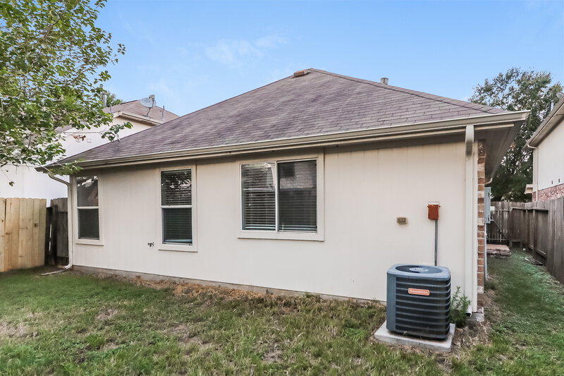 1,815/Mo, 6807 Arrowchase Ct Katy, TX 77449 Rear View