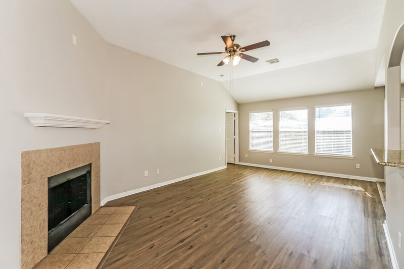 1,730/Mo, 19831 Billineys Park Dr Katy, TX 77449 Living Room View
