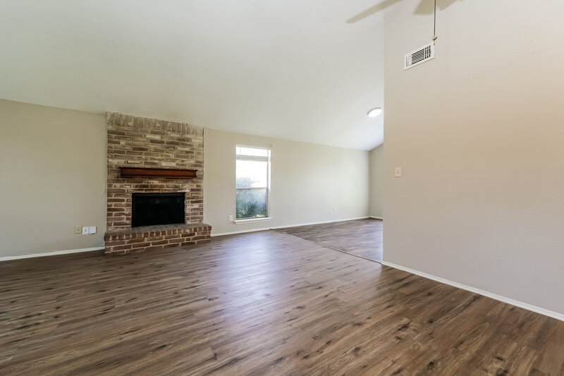 0/Mo, 19834 Packwood Dr Katy, TX 77449 Living Room View 2