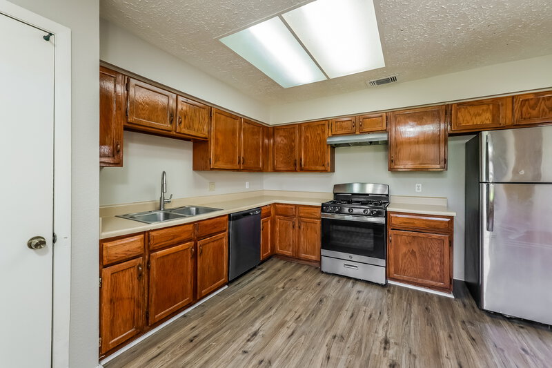 0/Mo, 19834 Packwood Dr Katy, TX 77449 Kitchen View 2
