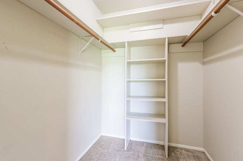 0/Mo, 19834 Packwood Dr Katy, TX 77449 Walk In Closet View