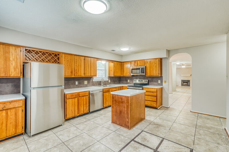 1,985/Mo, 3202 Palm Desert Ln Missouri City, TX 77459 Kitchen View 2