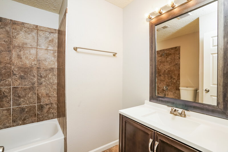 1,805/Mo, 15914 Pryor Dr Missouri City, TX 77489 Bathroom View 2
