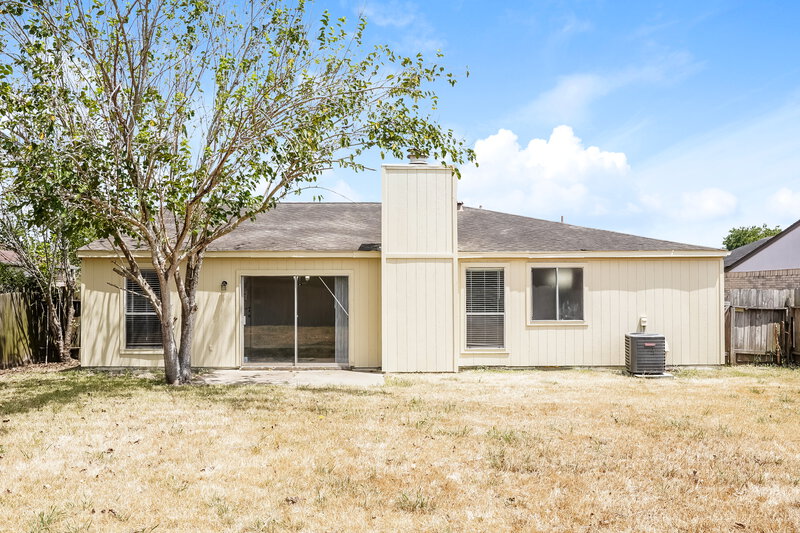 1,805/Mo, 15914 Pryor Dr Missouri City, TX 77489 Rear View