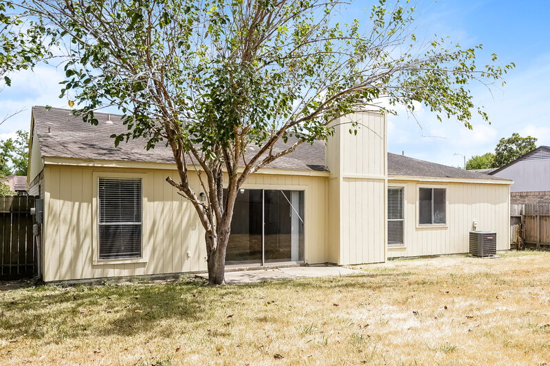 1,805/Mo, 15914 Pryor Dr Missouri City, TX 77489 Rear View 2