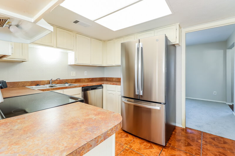 1,970/Mo, 15814 Pinwood Dr Missouri City, TX 77489 Kitchen View 2