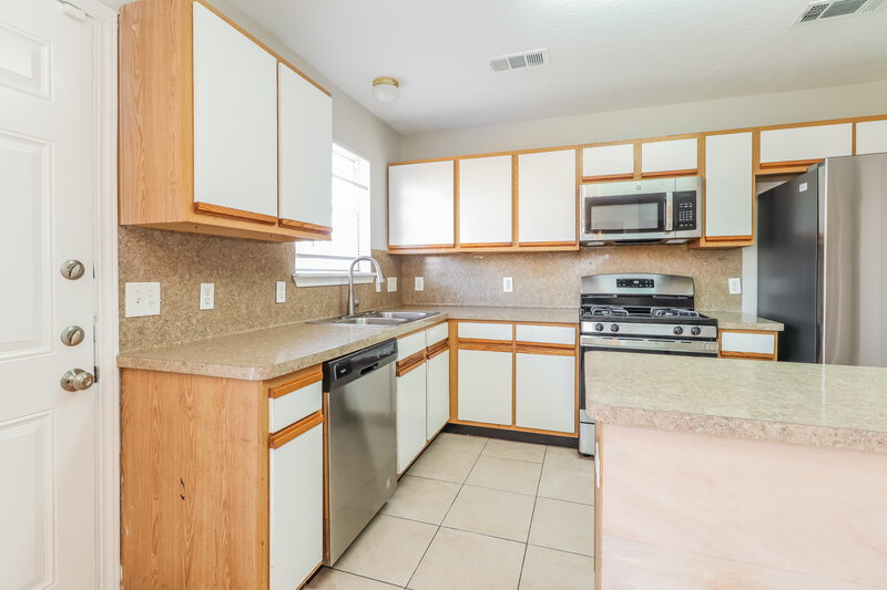 1,720/Mo, 15703 Homebriar Ct Missouri City, TX 77489 Kitchen View