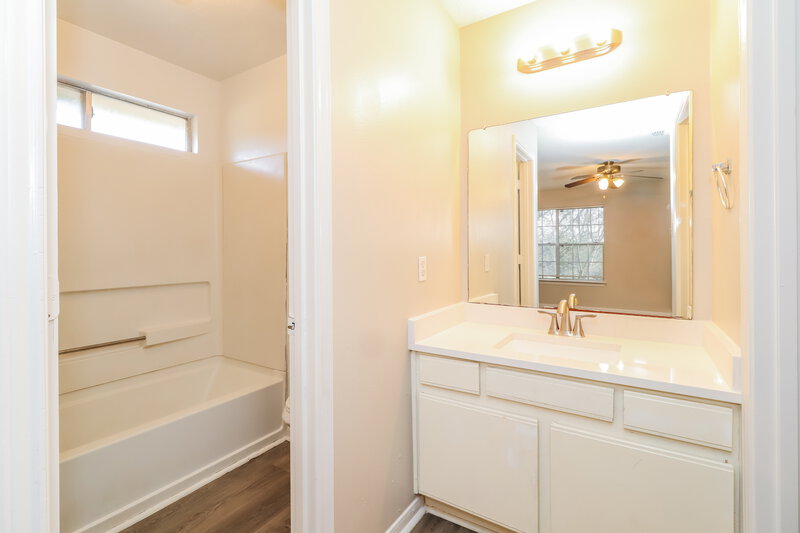 1,720/Mo, 15703 Homebriar Ct Missouri City, TX 77489 Main Bathroom View