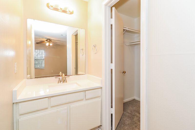 1,720/Mo, 15703 Homebriar Ct Missouri City, TX 77489 Main Bathroom View 2