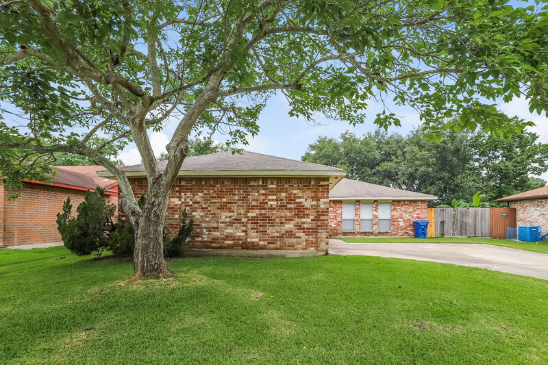 1,700/Mo, 2010 Quail Place Dr Missouri City, TX 77489 External View