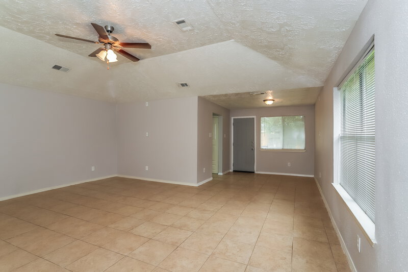 1,700/Mo, 2010 Quail Place Dr Missouri City, TX 77489 Living Room View