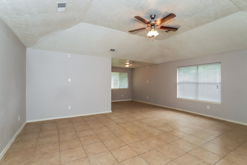 1,700/Mo, 2010 Quail Place Dr Missouri City, TX 77489 Living Room View 2
