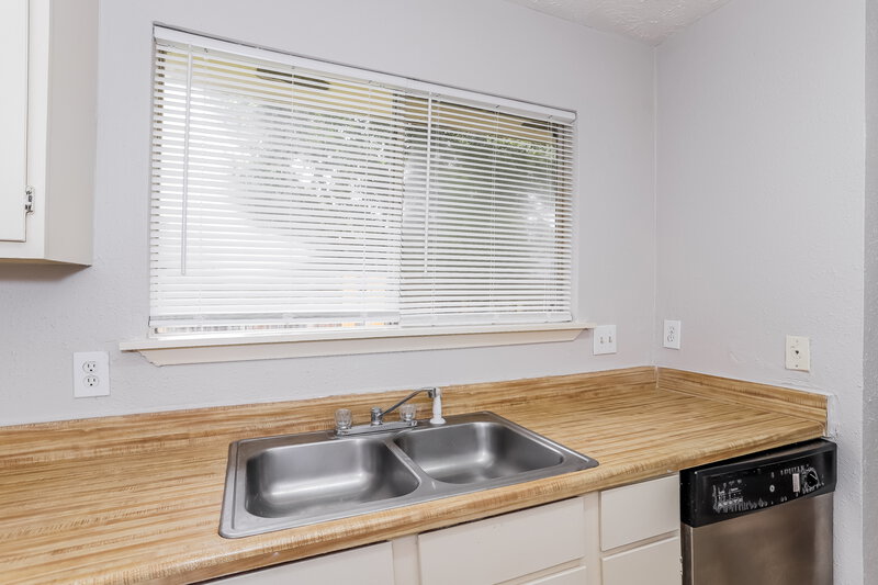 1,700/Mo, 2010 Quail Place Dr Missouri City, TX 77489 Kitchen View