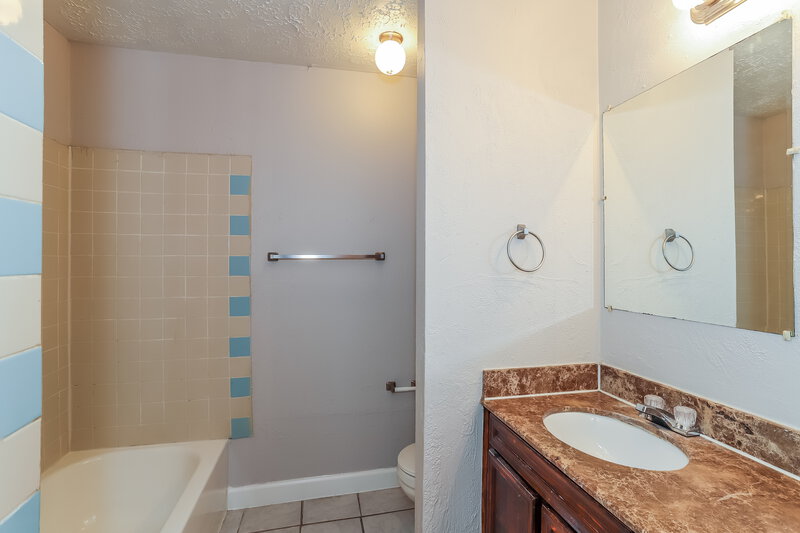 1,700/Mo, 2010 Quail Place Dr Missouri City, TX 77489 Master Bathroom View