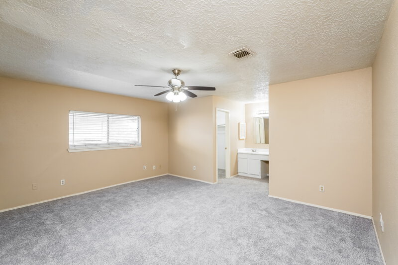 1,675/Mo, 1711 Meadow Green Dr Missouri City, TX 77489 Main Bedroom View