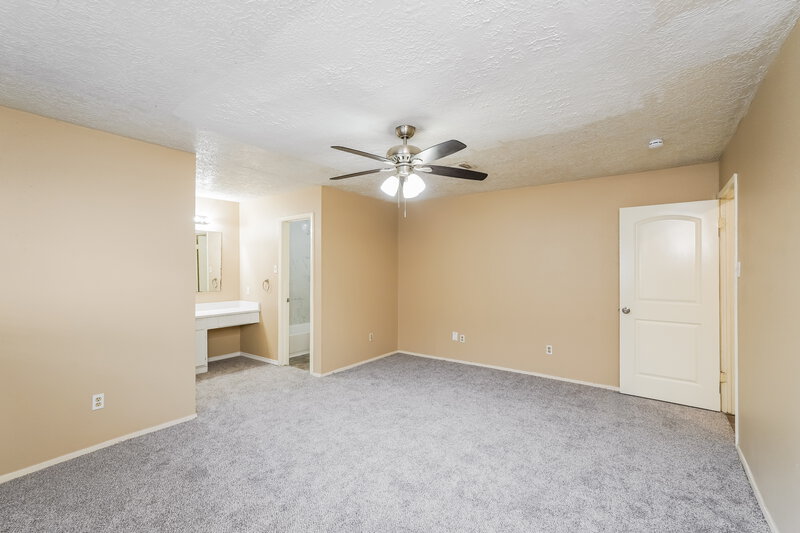 1,675/Mo, 1711 Meadow Green Dr Missouri City, TX 77489 Main Bedroom View 2