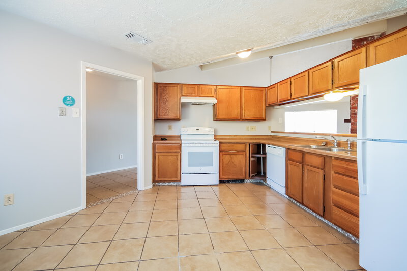 1,990/Mo, 16823 Quail Crest Ct Missouri City, TX 77489 Kitchen View 2