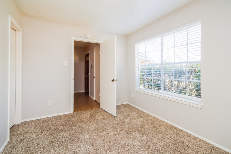 1,990/Mo, 16823 Quail Crest Ct Missouri City, TX 77489 Bedroom View