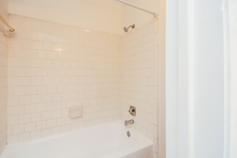 1,990/Mo, 16823 Quail Crest Ct Missouri City, TX 77489 Bathroom View
