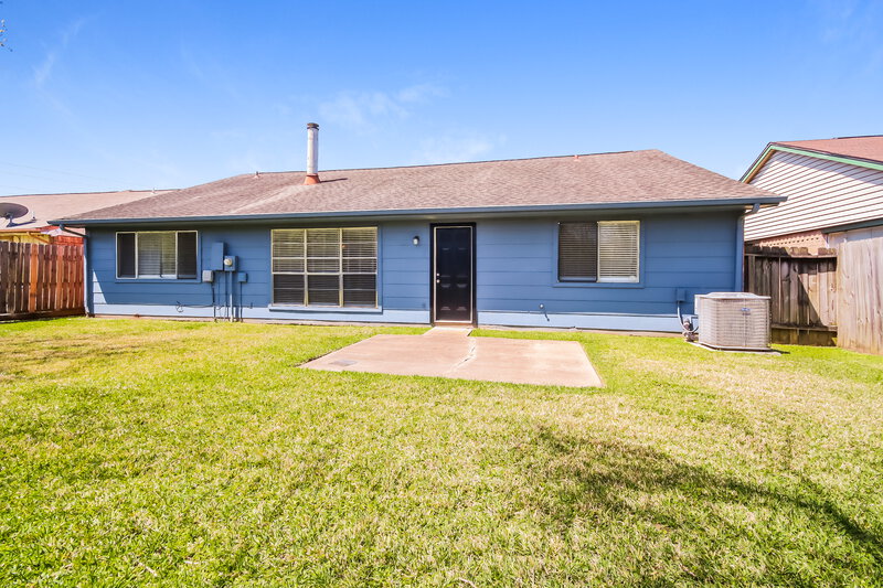 1,990/Mo, 16823 Quail Crest Ct Missouri City, TX 77489 Rear View
