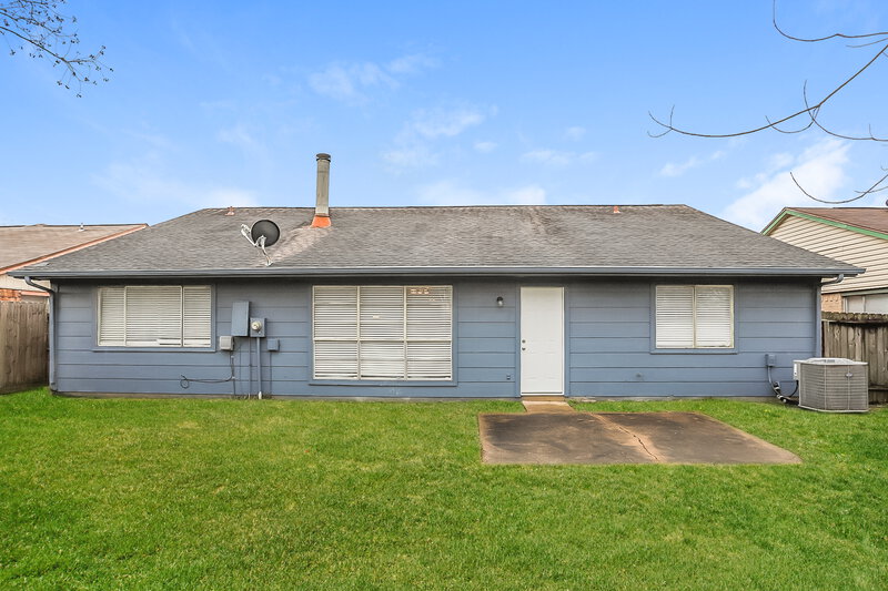 1,990/Mo, 16823 Quail Crest Ct Missouri City, TX 77489 Rear View 2