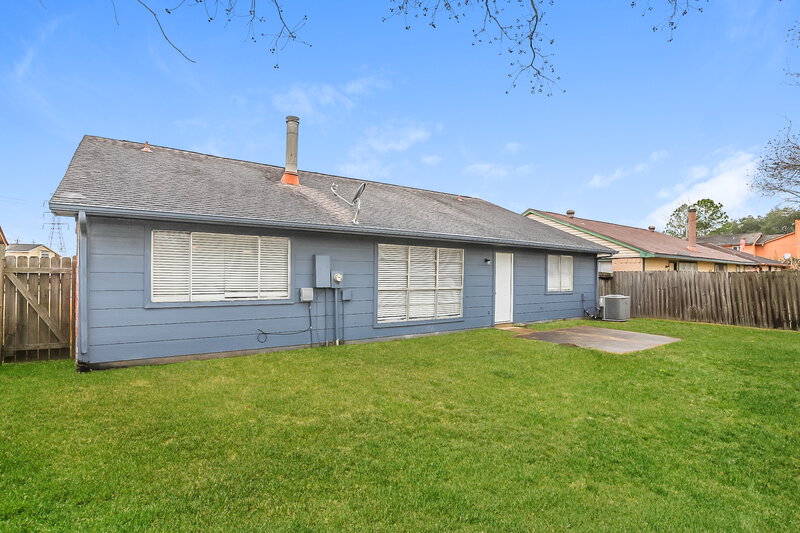 1,990/Mo, 16823 Quail Crest Ct Missouri City, TX 77489 Rear View 3