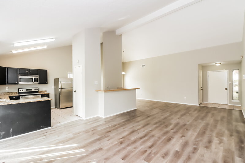 1,480/Mo, 7807 Chaseview Dr Missouri City, TX 77489 Living Room View 4