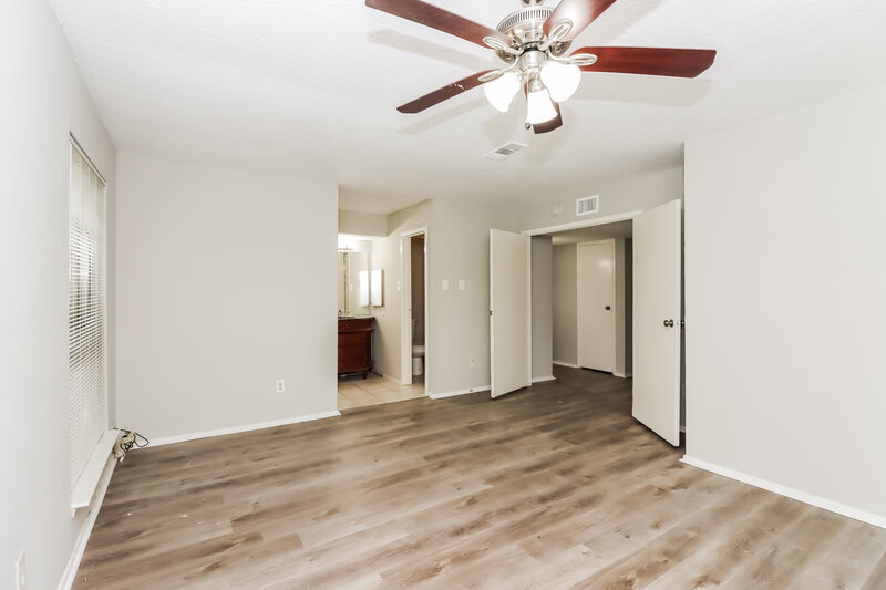1,480/Mo, 7807 Chaseview Dr Missouri City, TX 77489 Main Bedroom View 3