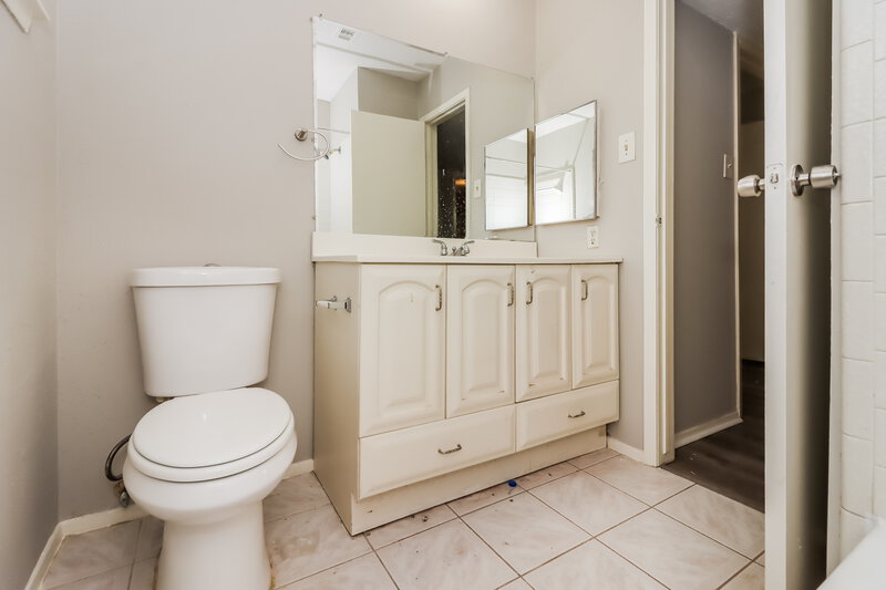 1,480/Mo, 7807 Chaseview Dr Missouri City, TX 77489 Main Bathroom View 2
