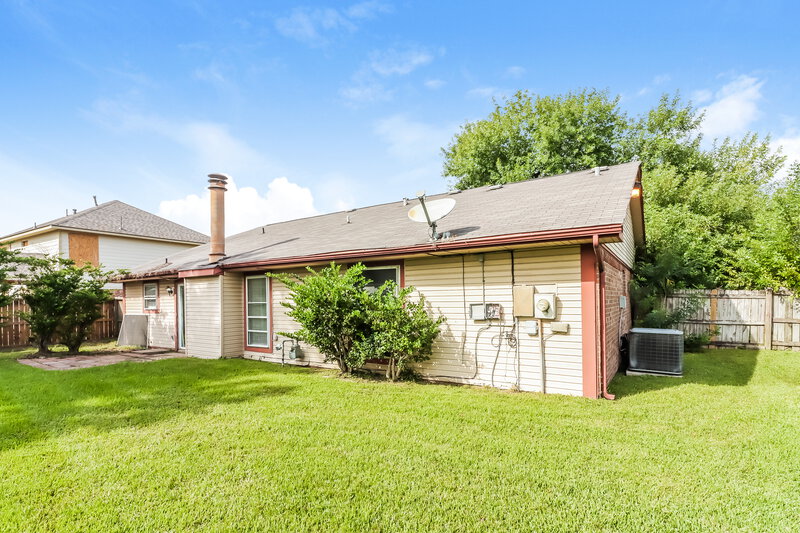 1,480/Mo, 7807 Chaseview Dr Missouri City, TX 77489 Rear View