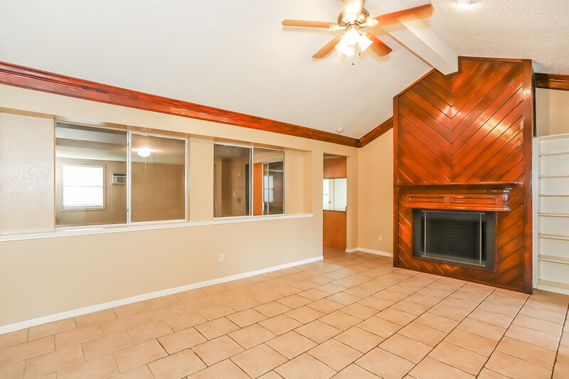 1,770/Mo, 1302 Mossridge Dr Missouri City, TX 77489 Living Room View 2