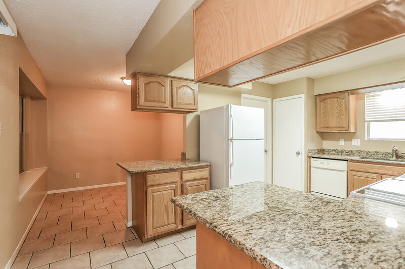 1,770/Mo, 1302 Mossridge Dr Missouri City, TX 77489 Kitchen View 2