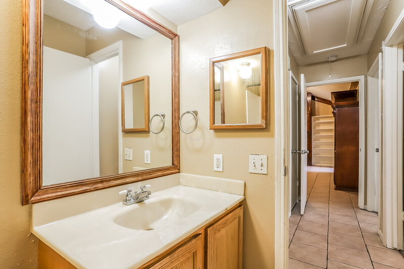 1,770/Mo, 1302 Mossridge Dr Missouri City, TX 77489 Bathroom View 2