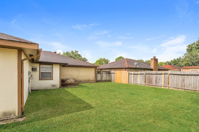 1,770/Mo, 1302 Mossridge Dr Missouri City, TX 77489 Rear View 2