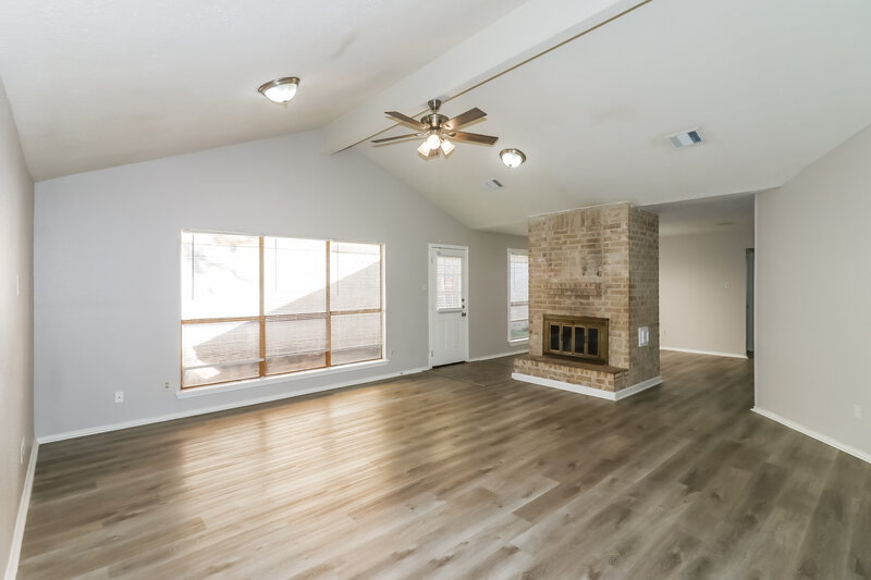 1,750/Mo, 1418 Hunters Park Dr Missouri City, TX 77489 Living Room View 2